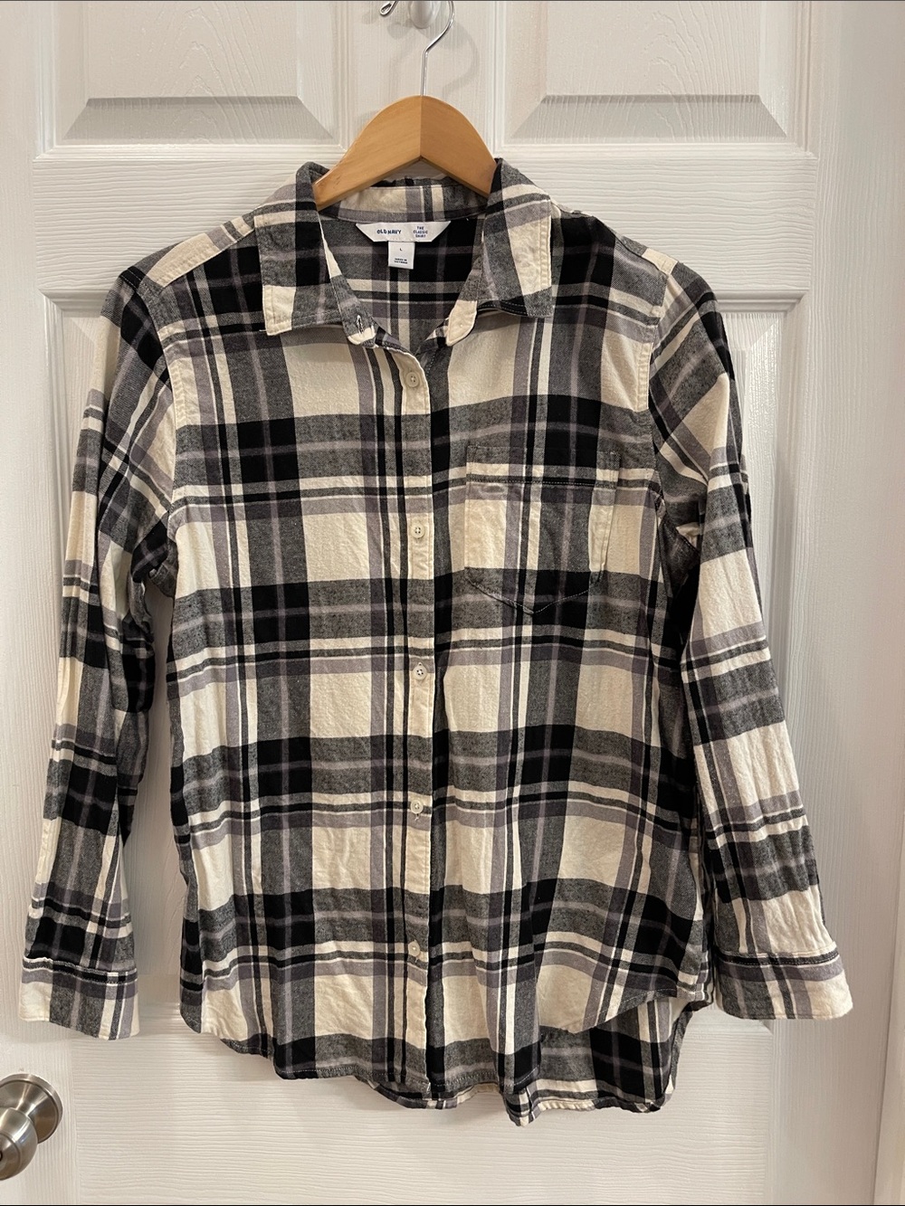 Old Navy Black and Cream Flannel Button-Down Plaid Shirt